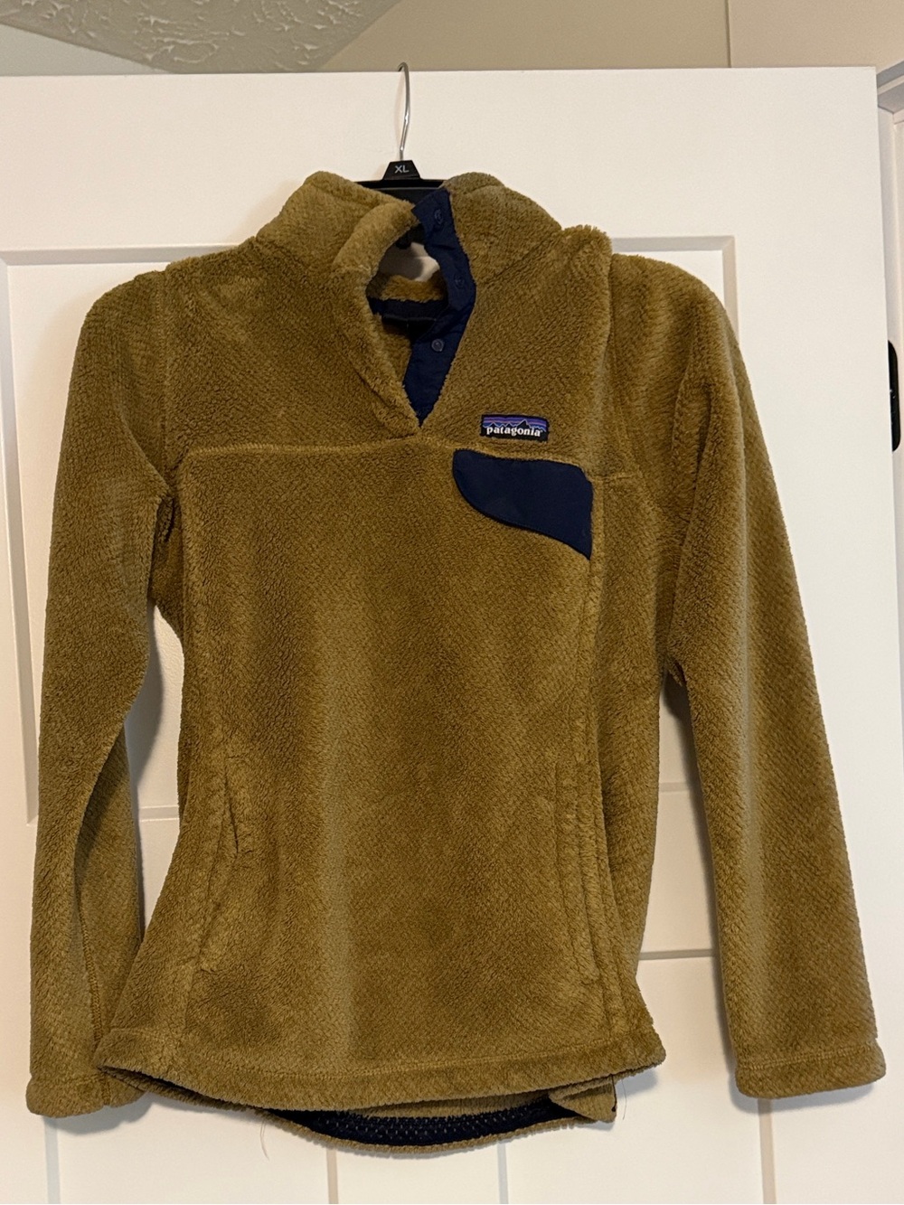 Patagonia Kids Olive Green Fleece Pullover with Navy Pocket Trim